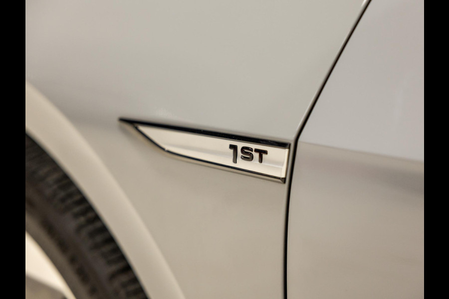 Volkswagen ID.3 First Max 58 kWh SOH 93% / 204pk / Panorama dak / Trekhaak / Leder / Stoel en stuur verwarming /