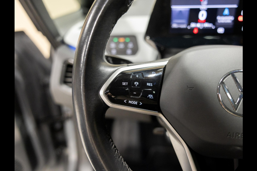 Volkswagen ID.3 First Max 58 kWh SOH 93% / 204pk / Panorama dak / Trekhaak / Leder / Stoel en stuur verwarming /