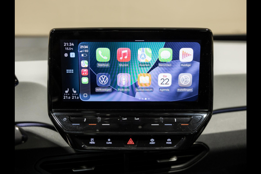 Volkswagen ID.3 First Max 58 kWh SOH 93% / 204pk / Panorama dak / Trekhaak / Leder / Stoel en stuur verwarming /