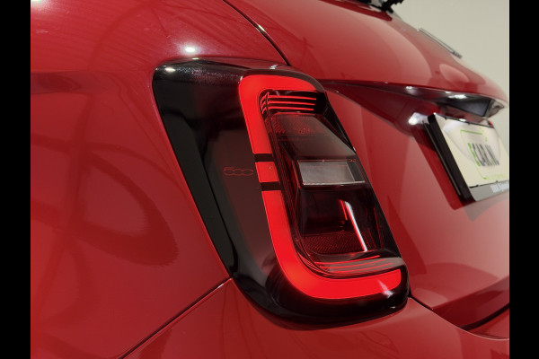 Fiat 500 La Prima 42 kWh | Panorama dak | Apple carplay  / Android auto | JBL! premium audio |