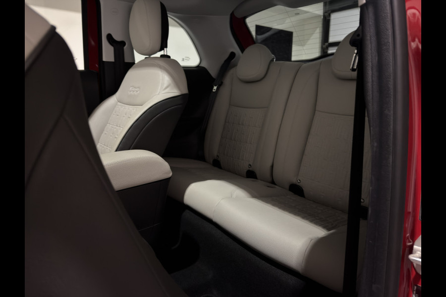 Fiat 500 La Prima 42 kWh | Panorama dak | Apple carplay  / Android auto | JBL! premium audio |