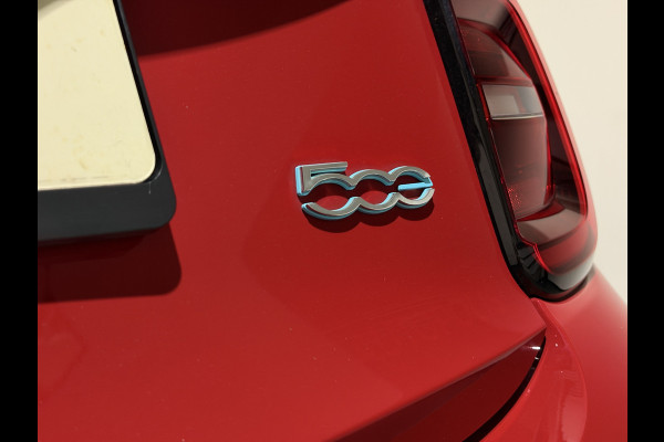 Fiat 500 La Prima 42 kWh | Panorama dak | Apple carplay  / Android auto | JBL! premium audio |