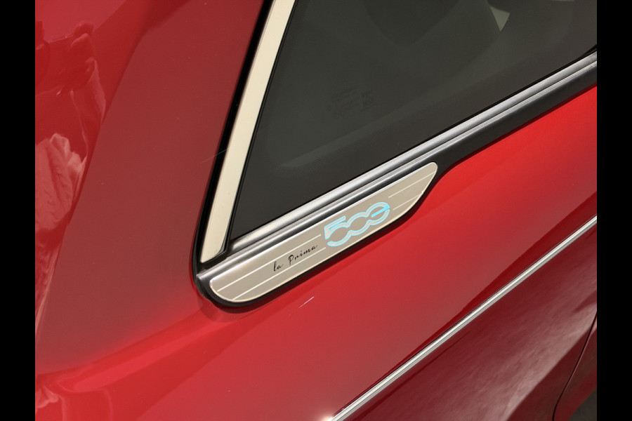 Fiat 500 La Prima 42 kWh | Panorama dak | Apple carplay  / Android auto | JBL! premium audio |