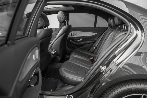 Mercedes-Benz E-Klasse 300 e AMG Line Night Pano Burmester ACC Trekhaak Camera 18"