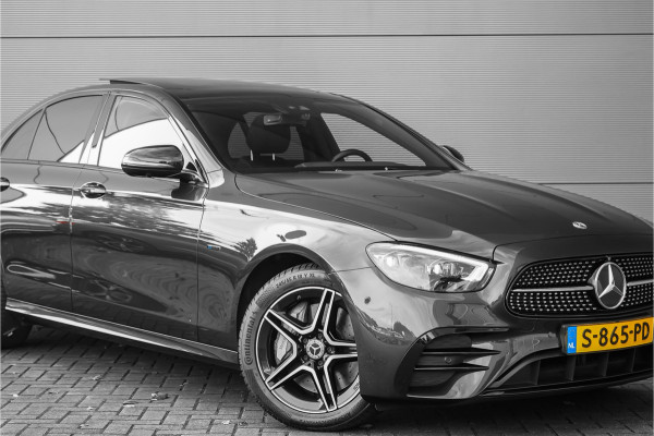 Mercedes-Benz E-Klasse 300 e AMG Line Night Pano Burmester ACC Trekhaak Camera 18"