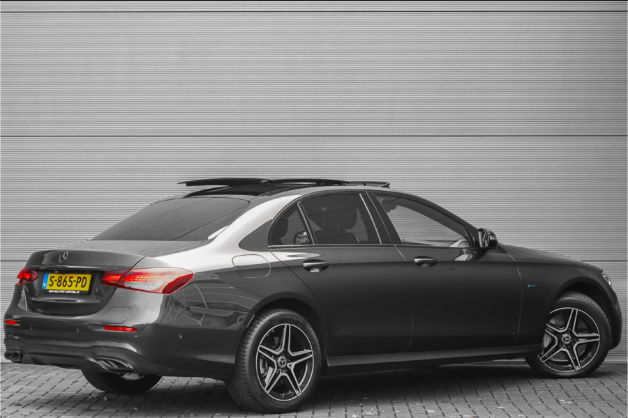 Mercedes-Benz E-Klasse 300 e AMG Line Night Pano Burmester ACC Trekhaak Camera 18"