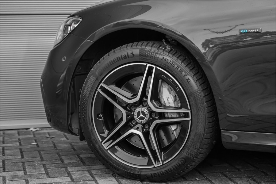 Mercedes-Benz E-Klasse 300 e AMG Line Night Pano Burmester ACC Trekhaak Camera 18"