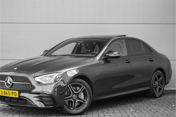 Mercedes-Benz E-Klasse 300 e AMG Line Night Pano Burmester ACC Trekhaak Camera 18"