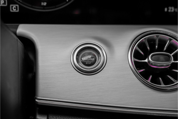 Mercedes-Benz E-Klasse 300 e AMG Line Night Pano Burmester ACC Trekhaak Camera 18"