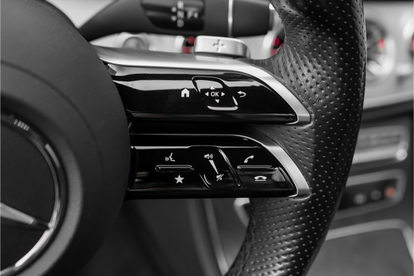 Mercedes-Benz E-Klasse 300 e AMG Line Night Pano Burmester ACC Trekhaak Camera 18"