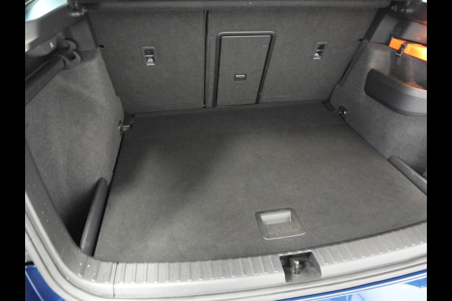 Škoda Karoq 1.5 TSI Aut. Business Edition NAVI/CAMERA/WINTERPACK/LED/17"LMV!