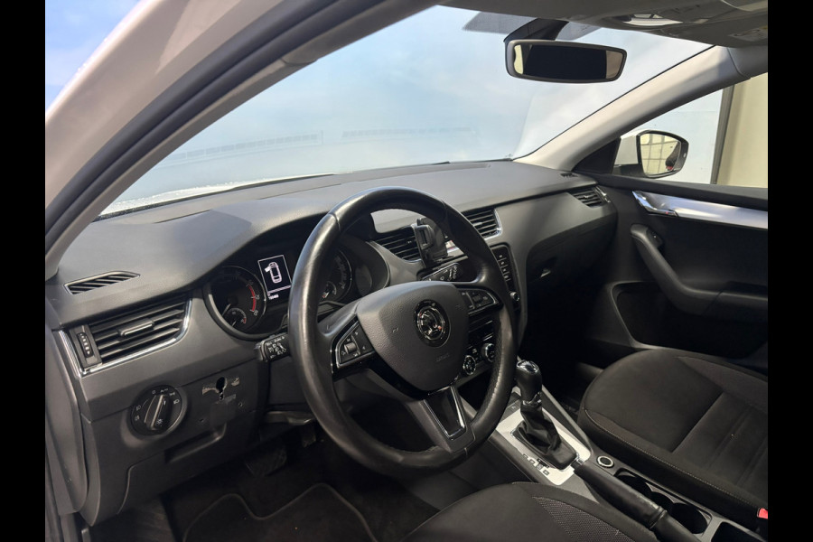 Škoda Octavia Combi 1.0 TSI Greentech Ambition Business Automaat | Navi | Clima | Cruise | Camera