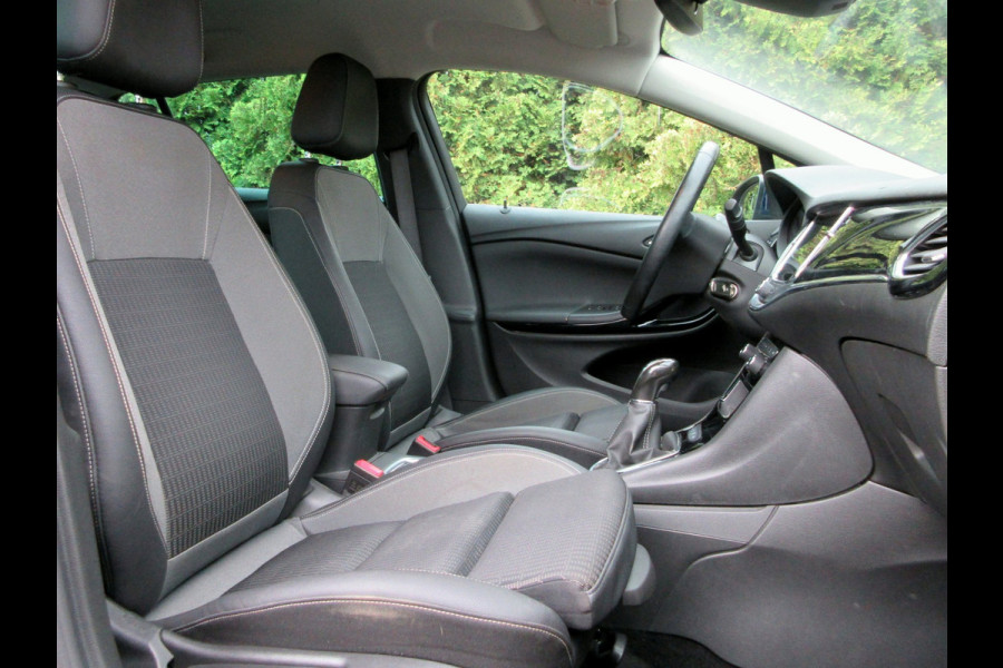 Opel Astra Sports Tourer 1.2 Edition * Camera * Trekhaak *