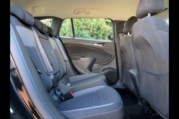 Opel Astra Sports Tourer 1.2 Edition * Camera * Trekhaak *