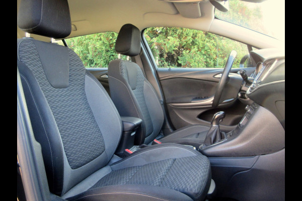 Opel Astra Sports Tourer 1.2 Edition * Camera * Trekhaak *