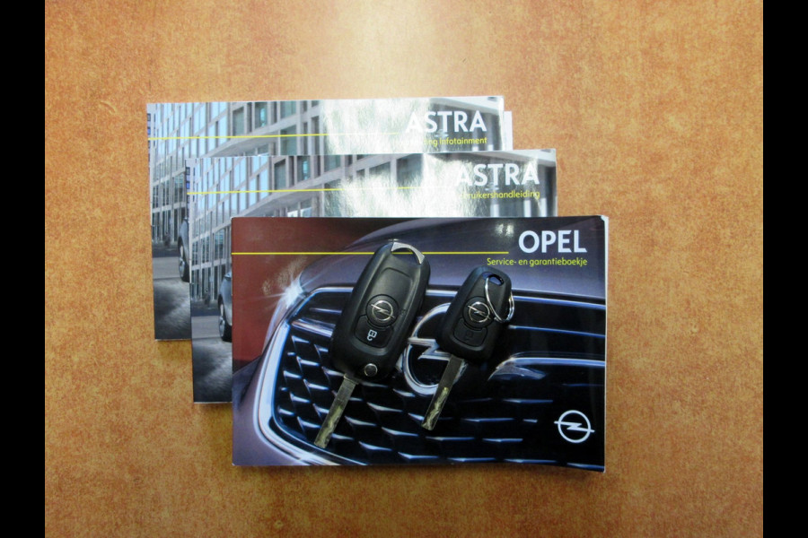 Opel Astra Sports Tourer 1.2 Edition * Camera * Trekhaak *