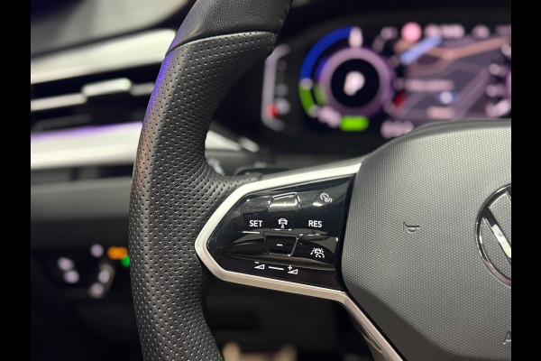 Volkswagen Arteon 1.4 TSI eHybrid R-Line | Pano | Trekhaak |ACC| Virtual |LED| Memory | Keyless | Sportstoelen | Stoelverw.