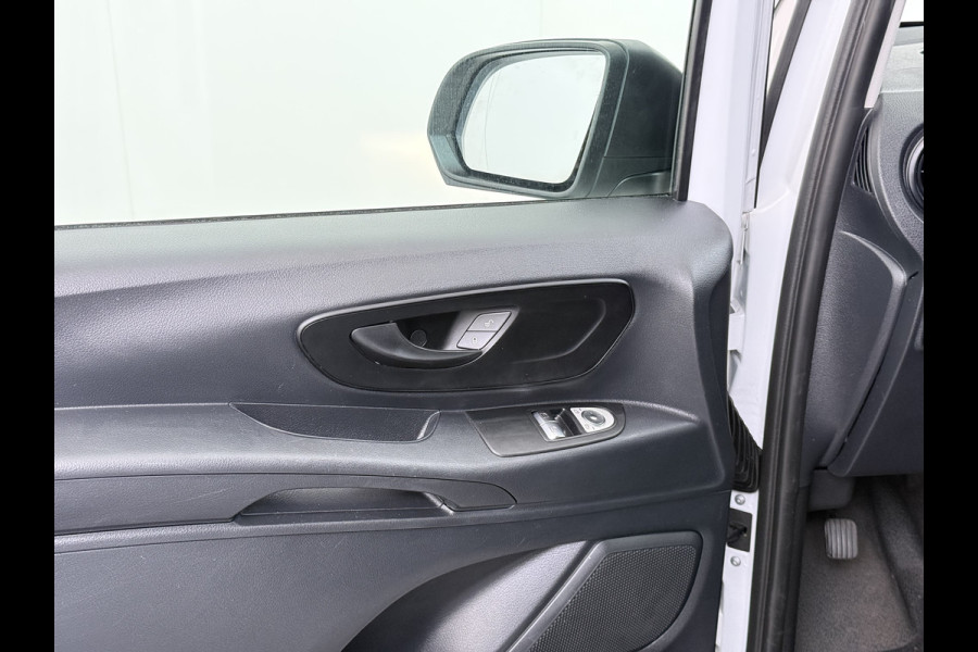 Mercedes-Benz Vito 110CDI Extra Lang *OPRIJ-PLAAT* 3-Pers.Camera Airco Bluetooth Licht-/regensensor Betonplex Vloer Wandbetimmering Sidebars Euro 6 Origineel Nederlandse Auto