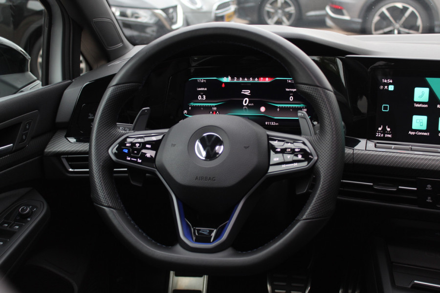Volkswagen Golf 2.0 TSI R 4Motion / Panoramadak / Camera / Sportuitlaat / 19'' / Matrix LED / Keyless / CarPlay / Stoelverwarming / Dodehoek / DAB / ACC