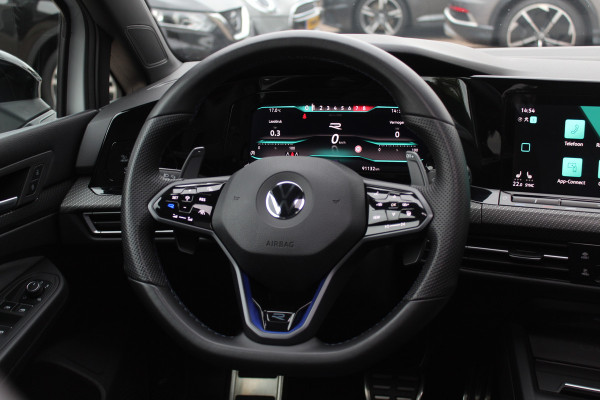 Volkswagen Golf 2.0 TSI R 4Motion / Panoramadak / Camera / Sportuitlaat / 19'' / Matrix LED / Keyless / CarPlay / Stoelverwarming / Dodehoek / DAB / ACC