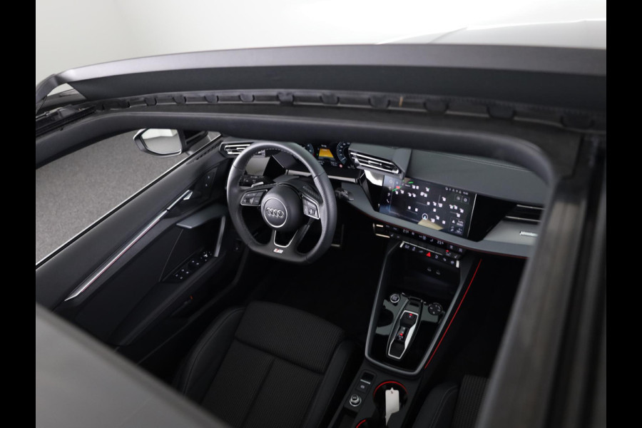 Audi A3 Sportback 40 TFSI e S edition 204pk | Panoramadak | 17 inch lichtmetalen velgen | Sonos Audio | Adaptive cruise controle | |Verlengde garantie
