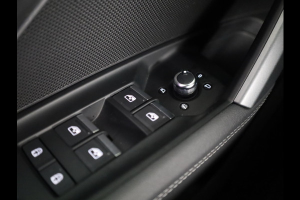 Audi A3 Sportback 40 TFSI e S edition 204pk | Panoramadak | 17 inch lichtmetalen velgen | Sonos Audio | Adaptive cruise controle | |Verlengde garantie