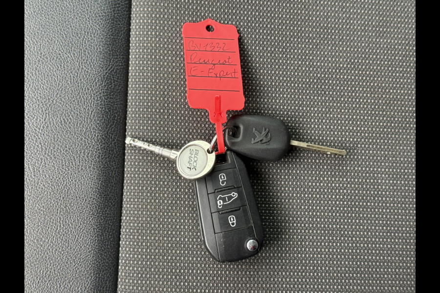 Peugeot e-Expert 50kWh 136PK Elektrisch 230km WLTP L3 Snelladen Climate Control Cruise Control Achteruitrijcamera Laadkabel