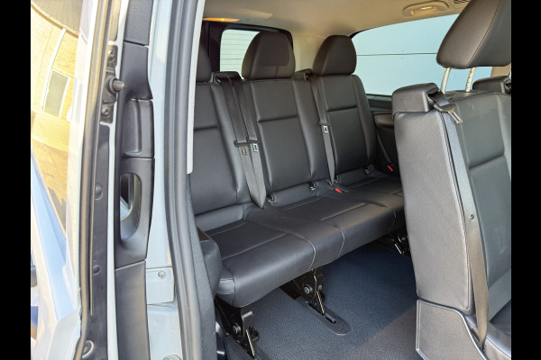 Mercedes-Benz eVito Tourer 129 90kWh 204PK Personenvervoer L2 370km WLTP 92.2% (SOH) 7 Stoelen Elektrische Schuifdeur LED Lichtmetalen velgen 17inch