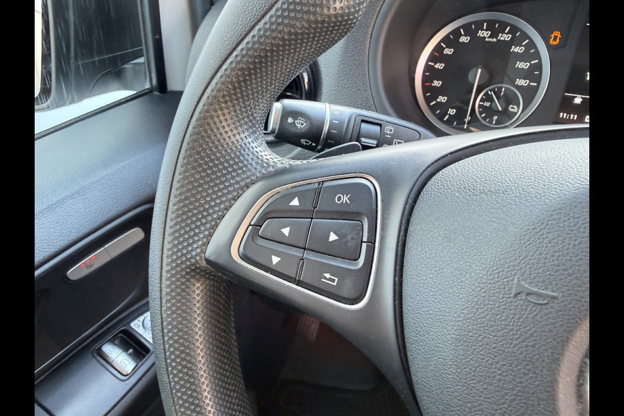 Mercedes-Benz eVito Tourer 129 90kWh 204PK Personenvervoer L2 370km WLTP 92.2% (SOH) 7 Stoelen Elektrische Schuifdeur LED Lichtmetalen velgen 17inch