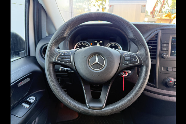 Mercedes-Benz eVito Tourer 129 90kWh 204PK Personenvervoer L2 370km WLTP 92.2% (SOH) 7 Stoelen Elektrische Schuifdeur LED Lichtmetalen velgen 17inch