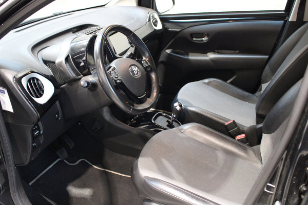 Toyota Aygo 1.0 VVT-i x-joy Camera/Navigatie Prijs is rijklaar incl bovag garantie