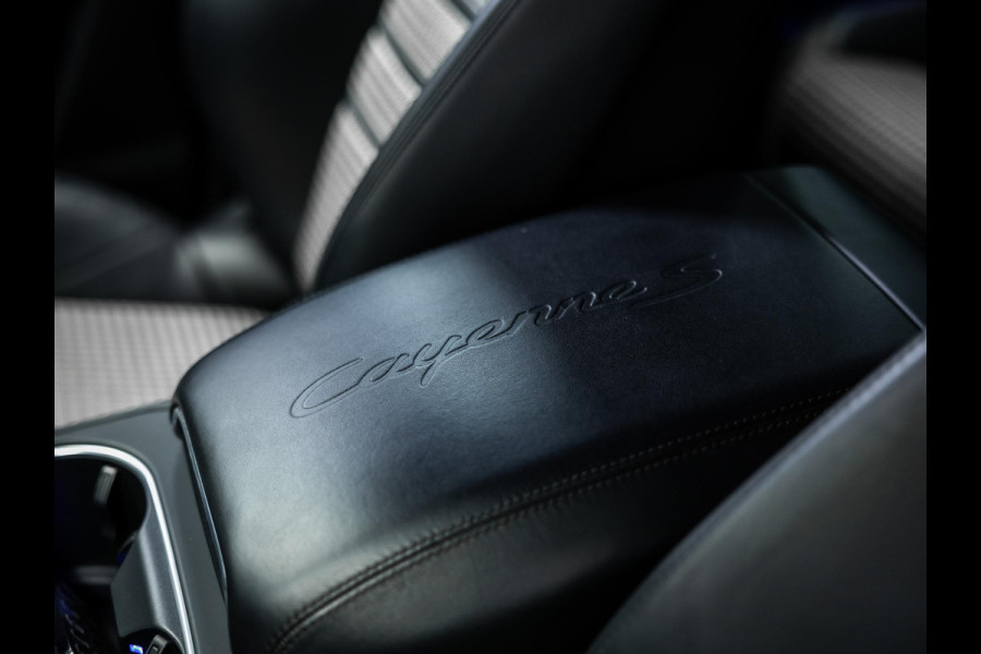 Porsche Cayenne 2.9 S Kreid grijze Cayenne S met Carbonpack, GT wielen, diamondbrakes unieke uitvoering