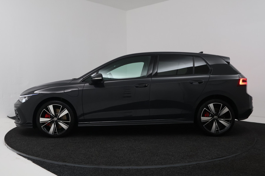 Volkswagen Golf 1.4 eHybrid GTE (MATRIX, STOEL/STUUR VERWARMING, CAMERA, HUD-DISPLAY)