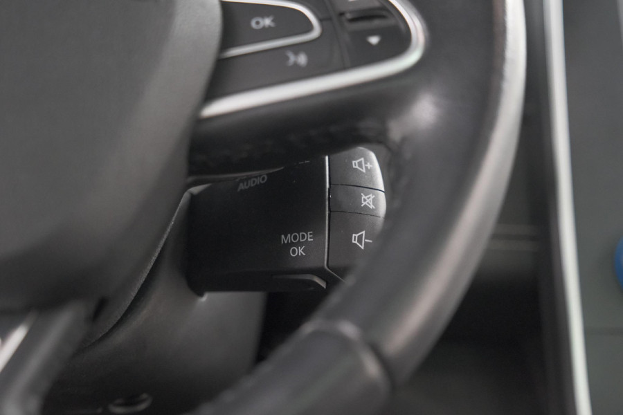 Renault Scénic TCe 140 Intens | Trekhaak | Camera | Panoramadak | Navigatie