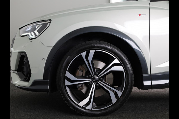 Audi Q3 Sportback 45 TFSI quattro edition one 230pk | Navigatie | Parkeercamera | B&O Audio | Panoramadak | Lederen bekleding