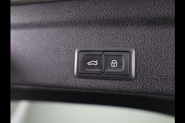 Audi Q3 Sportback 45 TFSI quattro edition one 230pk | Navigatie | Parkeercamera | B&O Audio | Panoramadak | Lederen bekleding
