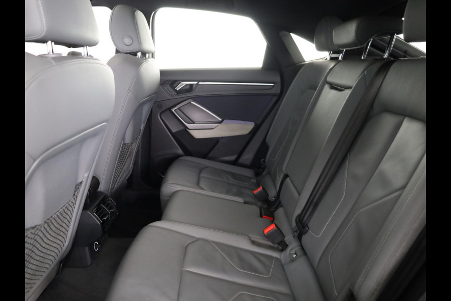 Audi Q3 Sportback 45 TFSI quattro edition one 230pk | Navigatie | Parkeercamera | B&O Audio | Panoramadak | Lederen bekleding