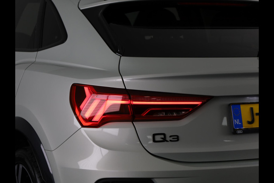 Audi Q3 Sportback 45 TFSI quattro edition one 230pk | Navigatie | Parkeercamera | B&O Audio | Panoramadak | Lederen bekleding