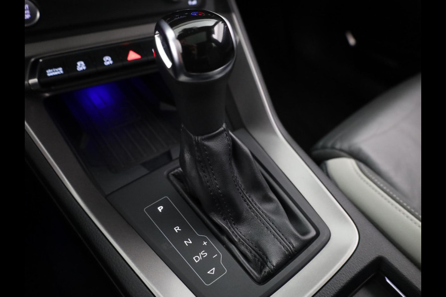 Audi Q3 Sportback 45 TFSI quattro edition one 230pk | Navigatie | Parkeercamera | B&O Audio | Panoramadak | Lederen bekleding