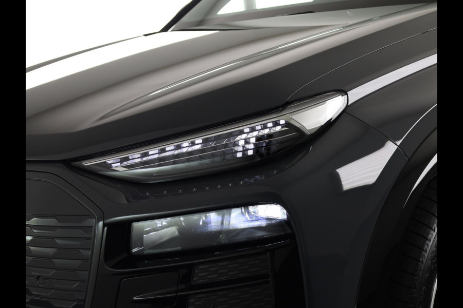 Audi Q6 Sportback e-tron Advanced edition 83 kWh 252 pk | Private lease vanaf € 998,- per maand | Verlengde garantie | Navigatie | Warmtepomp | Panoramadak | Parkeersensoren (Park assist) | Rondomzicht camera | Stoelverwarming v/a |