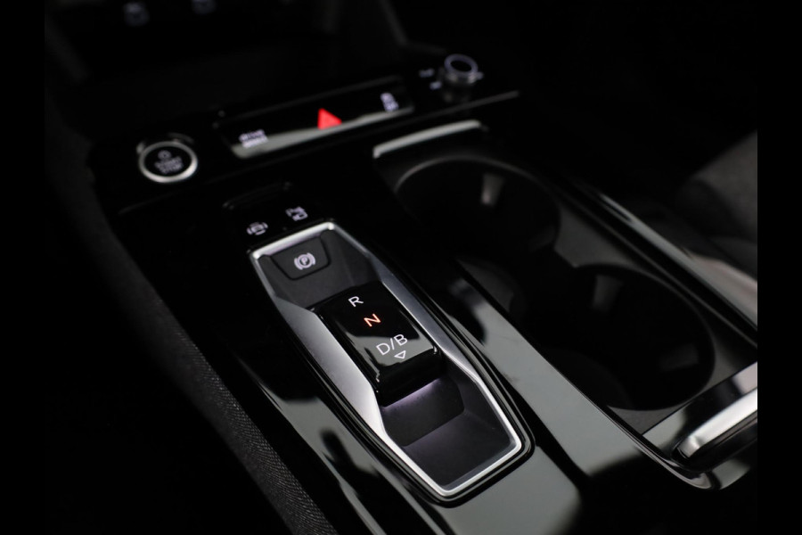 Audi Q6 Sportback e-tron Advanced edition 83 kWh 252 pk | Private lease vanaf € 998,- per maand | Verlengde garantie | Navigatie | Warmtepomp | Panoramadak | Parkeersensoren (Park assist) | Rondomzicht camera | Stoelverwarming v/a |