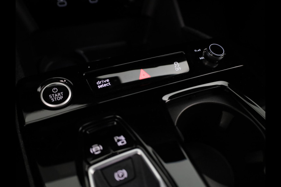 Audi Q6 Sportback e-tron Advanced edition 83 kWh 252 pk | Private lease vanaf € 998,- per maand | Verlengde garantie | Navigatie | Warmtepomp | Panoramadak | Parkeersensoren (Park assist) | Rondomzicht camera | Stoelverwarming v/a |