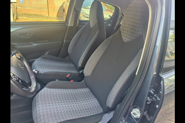 Peugeot 108 1.0 e-VTi Active Rijklaar “Sinds 1970 | 5.000+ reviews | Score 9,5 | Service zoals ’t hoort” Henk Jongen Auto's in Helmond,  al 50 jaar service zoals 't hoort!
