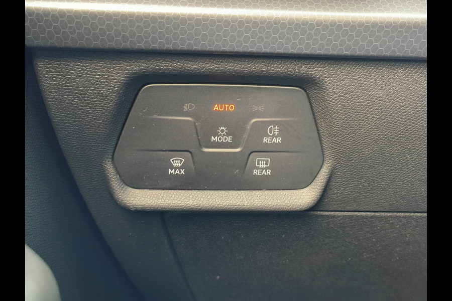 Seat Leon Sportstourer 1.0 eTSI Style AUTOMAAT uit 2024 Rijklaar “Sinds 1970 | 5.000+ reviews | Score 9,5 | Service zoals ’t hoort” Henk Jongen Auto's in Helmond,  al 50 jaar service zoals 't hoort!