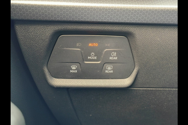 Seat Leon Sportstourer 1.0 eTSI Style AUTOMAAT uit 2024 Rijklaar “Sinds 1970 | 5.000+ reviews | Score 9,5 | Service zoals ’t hoort” Henk Jongen Auto's in Helmond,  al 50 jaar service zoals 't hoort!