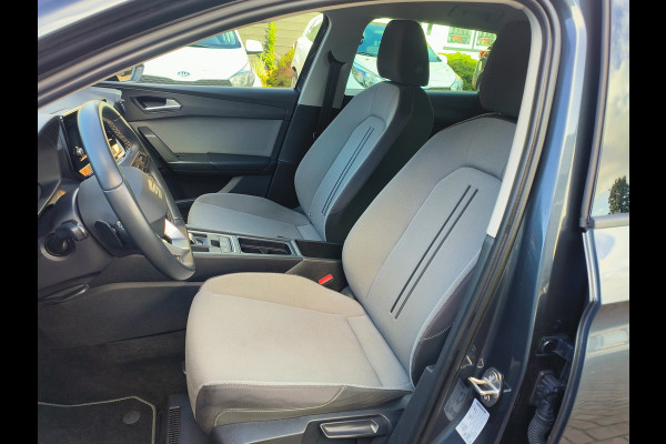Seat Leon Sportstourer 1.0 eTSI Style AUTOMAAT uit 2024 Rijklaar “Sinds 1970 | 5.000+ reviews | Score 9,5 | Service zoals ’t hoort” Henk Jongen Auto's in Helmond,  al 50 jaar service zoals 't hoort!