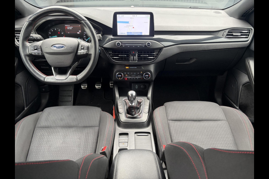 Ford FOCUS Wagon 1.0 EcoBoost ST Line Business ✓2e Eigenaar✓Carplay✓Trekhaak✓Camera✓Keyless✓Stoelverw✓Clima✓Cruise✓Dealer Onderhouden✓Recent beurt gehad✓PDc V+A✓6 Bak✓125pk✓Lm velgen✓Bj 11-2019✓N.A.P✓Apk tot 01-2029
