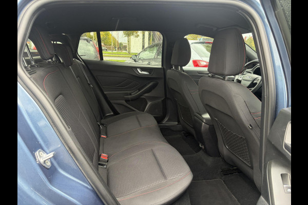Ford FOCUS Wagon 1.0 EcoBoost ST Line Business ✓2e Eigenaar✓Carplay✓Trekhaak✓Camera✓Keyless✓Stoelverw✓Clima✓Cruise✓Dealer Onderhouden✓Recent beurt gehad✓PDc V+A✓6 Bak✓125pk✓Lm velgen✓Bj 11-2019✓N.A.P✓Apk tot 01-2029