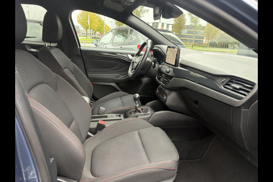 Ford FOCUS Wagon 1.0 EcoBoost ST Line Business ✓2e Eigenaar✓Carplay✓Trekhaak✓Camera✓Keyless✓Stoelverw✓Clima✓Cruise✓Dealer Onderhouden✓Recent beurt gehad✓PDc V+A✓6 Bak✓125pk✓Lm velgen✓Bj 11-2019✓N.A.P✓Apk tot 01-2029