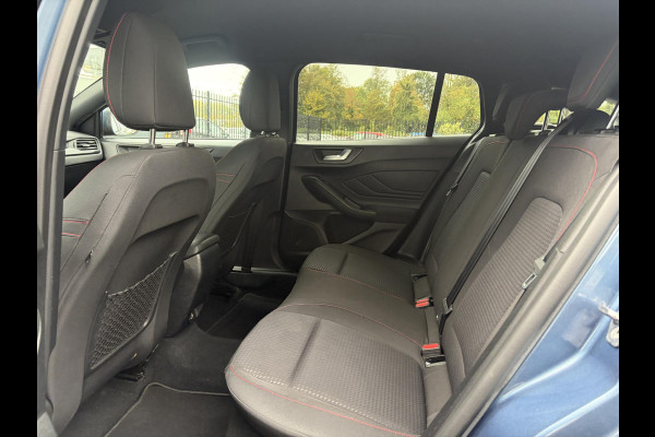 Ford FOCUS Wagon 1.0 EcoBoost ST Line Business ✓2e Eigenaar✓Carplay✓Trekhaak✓Camera✓Keyless✓Stoelverw✓Clima✓Cruise✓Dealer Onderhouden✓Recent beurt gehad✓PDc V+A✓6 Bak✓125pk✓Lm velgen✓Bj 11-2019✓N.A.P✓Apk tot 01-2029